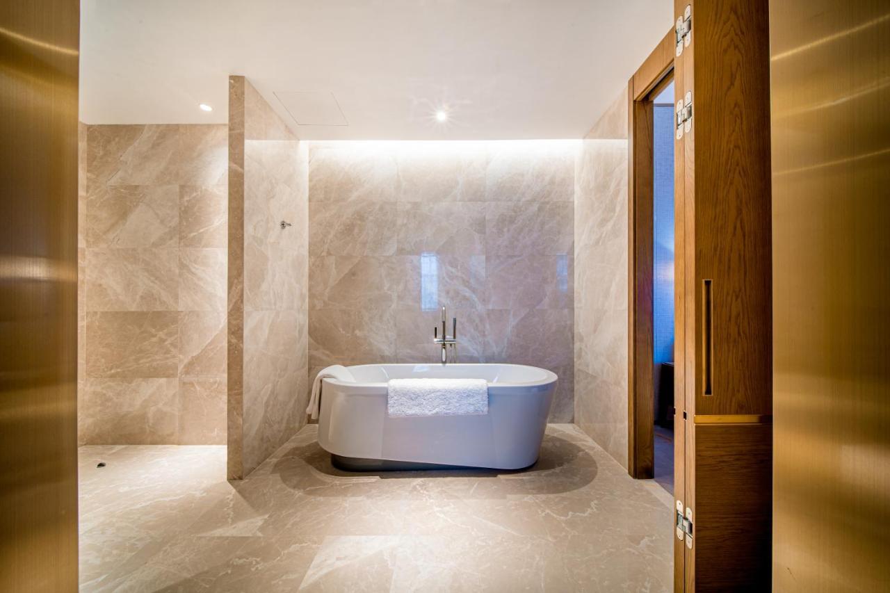 Wyndham Shiyan Downtown Hotel ภายนอก รูปภาพ